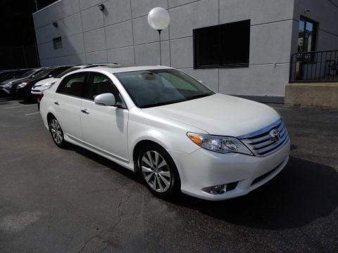 Blizzard White Pearl Toyota Avalon Limited.  Click to enlarge.