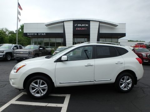 Pearl White Nissan Rogue SV.  Click to enlarge.