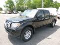 Front 3/4 View of 2019 Nissan Frontier SV Crew Cab 4x4 #7