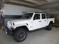 Front 3/4 View of 2020 Jeep Gladiator Overland 4x4 #1