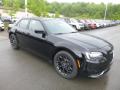 Front 3/4 View of 2019 Chrysler 300 Touring AWD #7