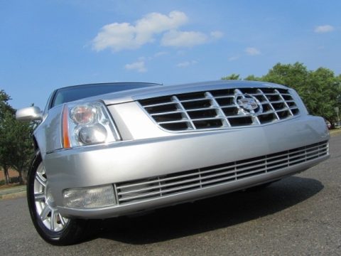 Radiant Silver Metallic Cadillac DTS .  Click to enlarge.
