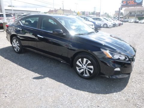 Super Black Nissan Altima S AWD.  Click to enlarge.