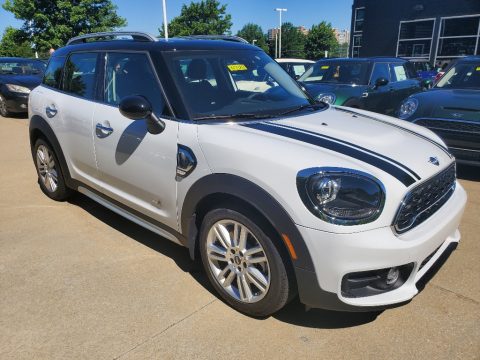 Light White Mini Countryman Cooper S All4.  Click to enlarge.