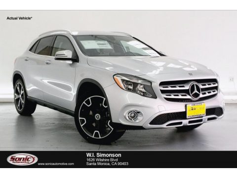 Iridium Silver Metallic Mercedes-Benz GLA 250.  Click to enlarge.