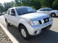 Front 3/4 View of 2019 Nissan Frontier SV Crew Cab 4x4 #5