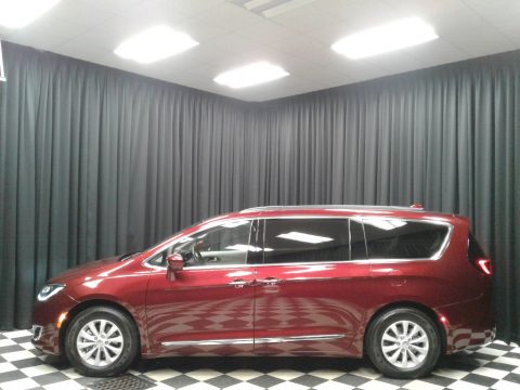 Velvet Red Pearl Chrysler Pacifica Touring L.  Click to enlarge.