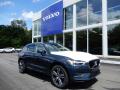 Front 3/4 View of 2020 Volvo XC60 T5 AWD Momentum #1