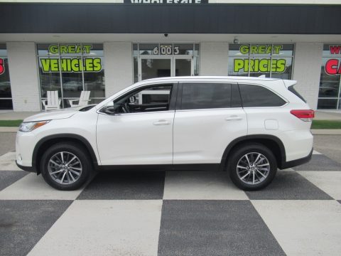 Blizzard Pearl White Toyota Highlander XLE.  Click to enlarge.