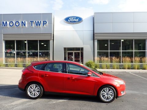Hot Pepper Red Ford Focus Titanium Hatch.  Click to enlarge.