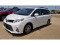 Front 3/4 View of 2020 Toyota Sienna XLE #1