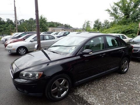 Black Volvo S40 T5 AWD.  Click to enlarge.