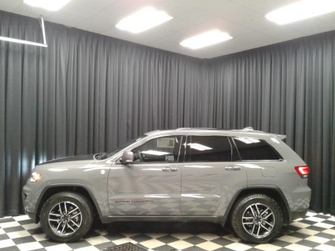 Sting-Gray Jeep Grand Cherokee Trailhawk 4x4.  Click to enlarge.
