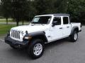 Front 3/4 View of 2020 Jeep Gladiator Sport 4x4 #2