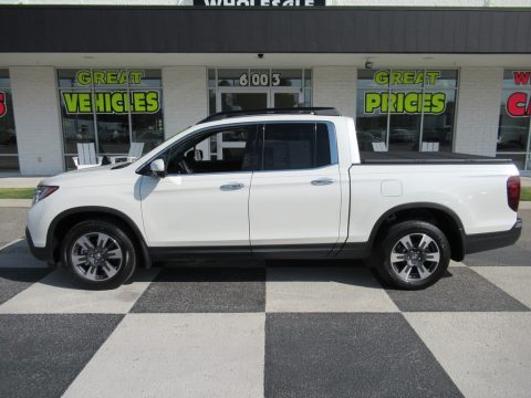 White Diamond Pearl Honda Ridgeline RTL-E AWD.  Click to enlarge.