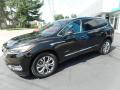 Front 3/4 View of 2019 Buick Enclave Avenir AWD #5
