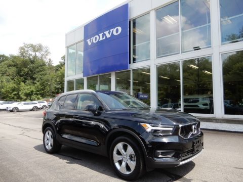Black Stone Volvo XC40 T5 Momentum AWD.  Click to enlarge.