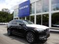 Front 3/4 View of 2020 Volvo XC90 T5 AWD Momentum #1