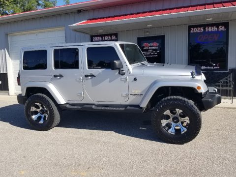Bright Silver Metallic Jeep Wrangler Unlimited Sahara 4x4.  Click to enlarge.