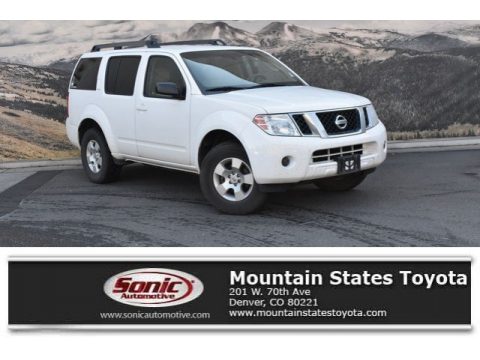 Avalanche White Nissan Pathfinder S 4x4.  Click to enlarge.
