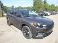 Front 3/4 View of 2020 Jeep Cherokee Altitude 4x4 #7
