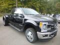 Front 3/4 View of 2019 Ford F350 Super Duty Lariat Crew Cab 4x4 #6