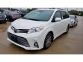 Front 3/4 View of 2020 Toyota Sienna XLE #1