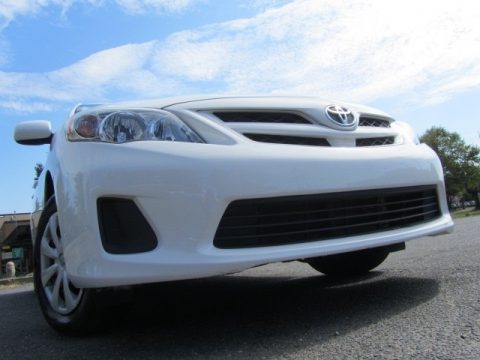 Super White Toyota Corolla LE.  Click to enlarge.