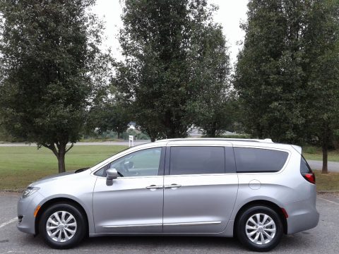 Billet Silver Metallic Chrysler Pacifica Touring L.  Click to enlarge.