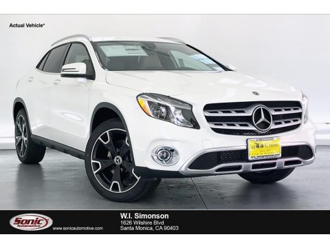 Polar White Mercedes-Benz GLA 250.  Click to enlarge.