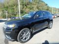 Front 3/4 View of 2020 Jeep Grand Cherokee Summit 4x4 #1
