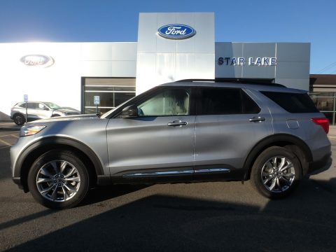 Iconic Silver Metallic Ford Explorer XLT 4WD.  Click to enlarge.
