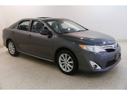 Magnetic Gray Metallic Toyota Camry XLE.  Click to enlarge.