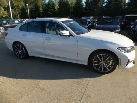 Alpine White BMW 3 Series 330i xDrive Sedan.  Click to enlarge.