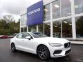 Front 3/4 View of 2020 Volvo S60 T5 Momentum #1