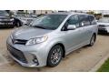Front 3/4 View of 2020 Toyota Sienna XLE #1