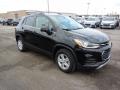 Front 3/4 View of 2020 Chevrolet Trax LT AWD #3