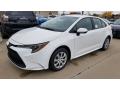 Front 3/4 View of 2020 Toyota Corolla LE #1