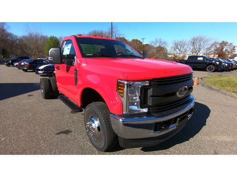 Race Red Ford F350 Super Duty XL Regular Cab 4x4 Chassis.  Click to enlarge.