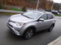 Front 3/4 View of 2018 Toyota RAV4 XLE AWD #5