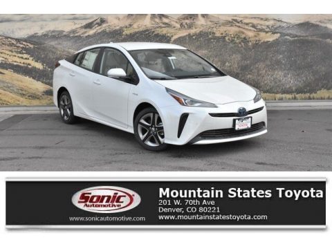 Blizzard White Pearl Toyota Prius XLE.  Click to enlarge.