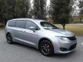 Front 3/4 View of 2020 Chrysler Pacifica Touring L #4