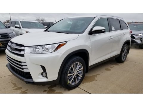 Blizzard Pearl White Toyota Highlander XLE AWD.  Click to enlarge.