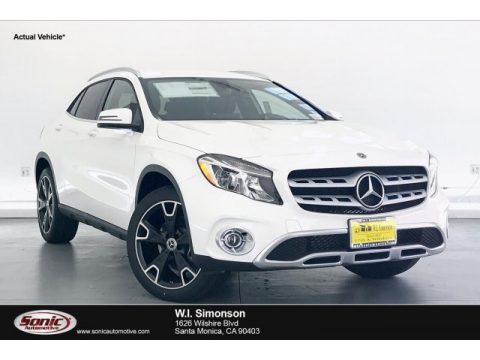 Polar White Mercedes-Benz GLA 250.  Click to enlarge.