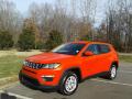Front 3/4 View of 2020 Jeep Compass Sport #2