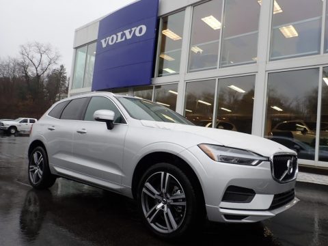 Bright Silver Metallic Volvo XC60 T6 AWD Momentum.  Click to enlarge.