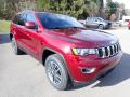 Front 3/4 View of 2020 Jeep Grand Cherokee Laredo 4x4 #7