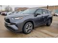 Front 3/4 View of 2020 Toyota Highlander XLE AWD #1