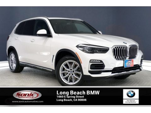 Alpine White BMW X5 sDrive40i.  Click to enlarge.