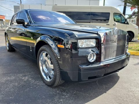 Black Rolls-Royce Phantom .  Click to enlarge.